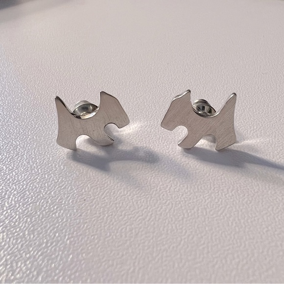 Little dog shaped earrings - Picture 1 of 2